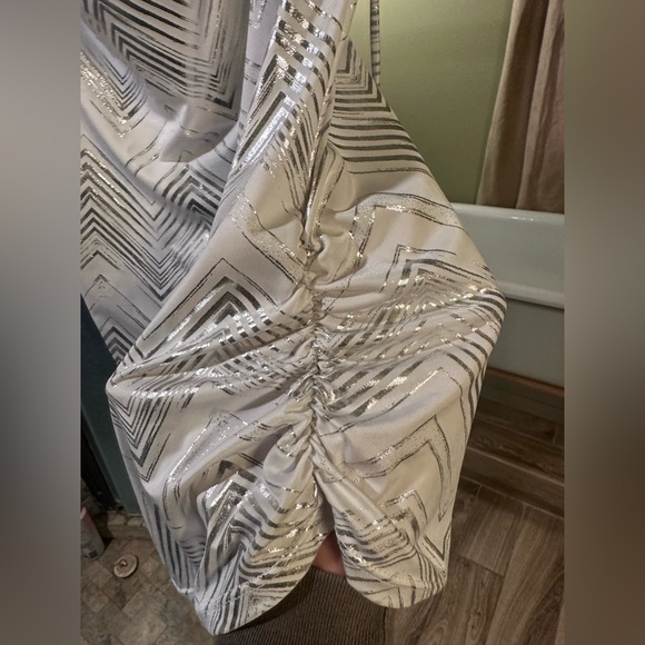 Shimmery top - Picture 2 of 4